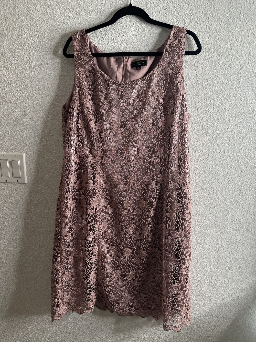 Tahari Luxe Sleeveless Lace Shift Dress - Blush Pink size 16 cocktail, wedding